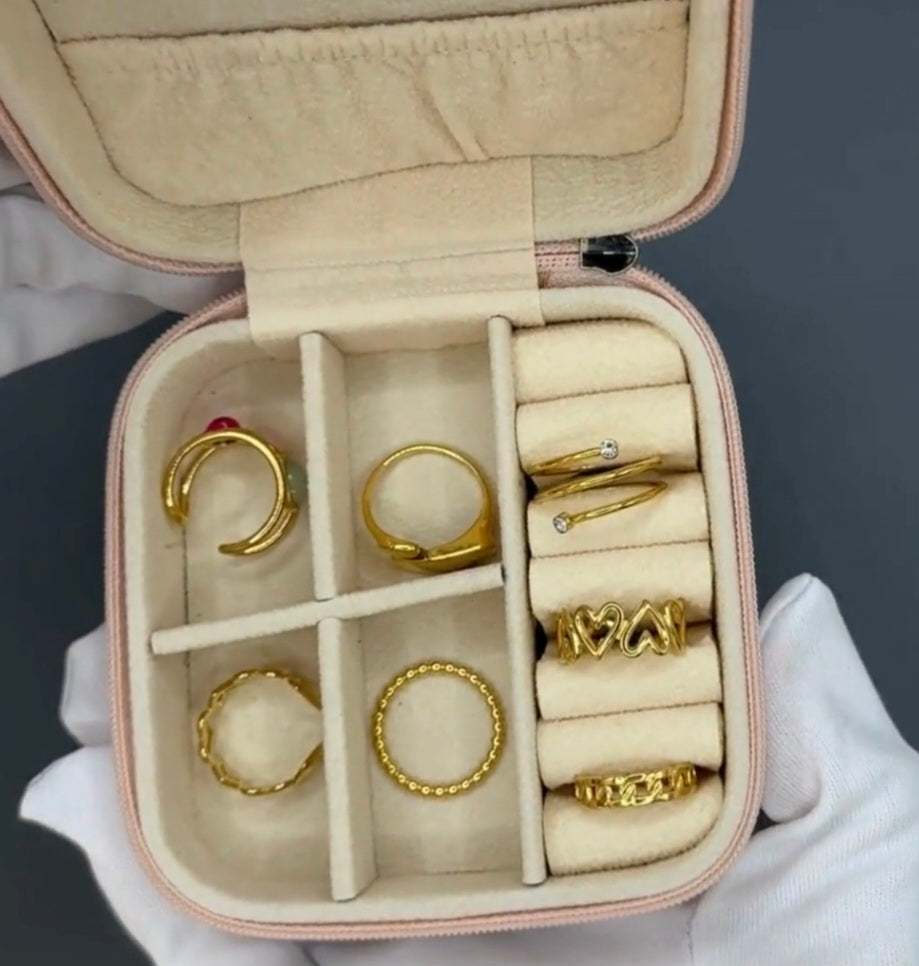 Stylish Sovereign Spiral gold ring, hypoallergenic and tarnish-free