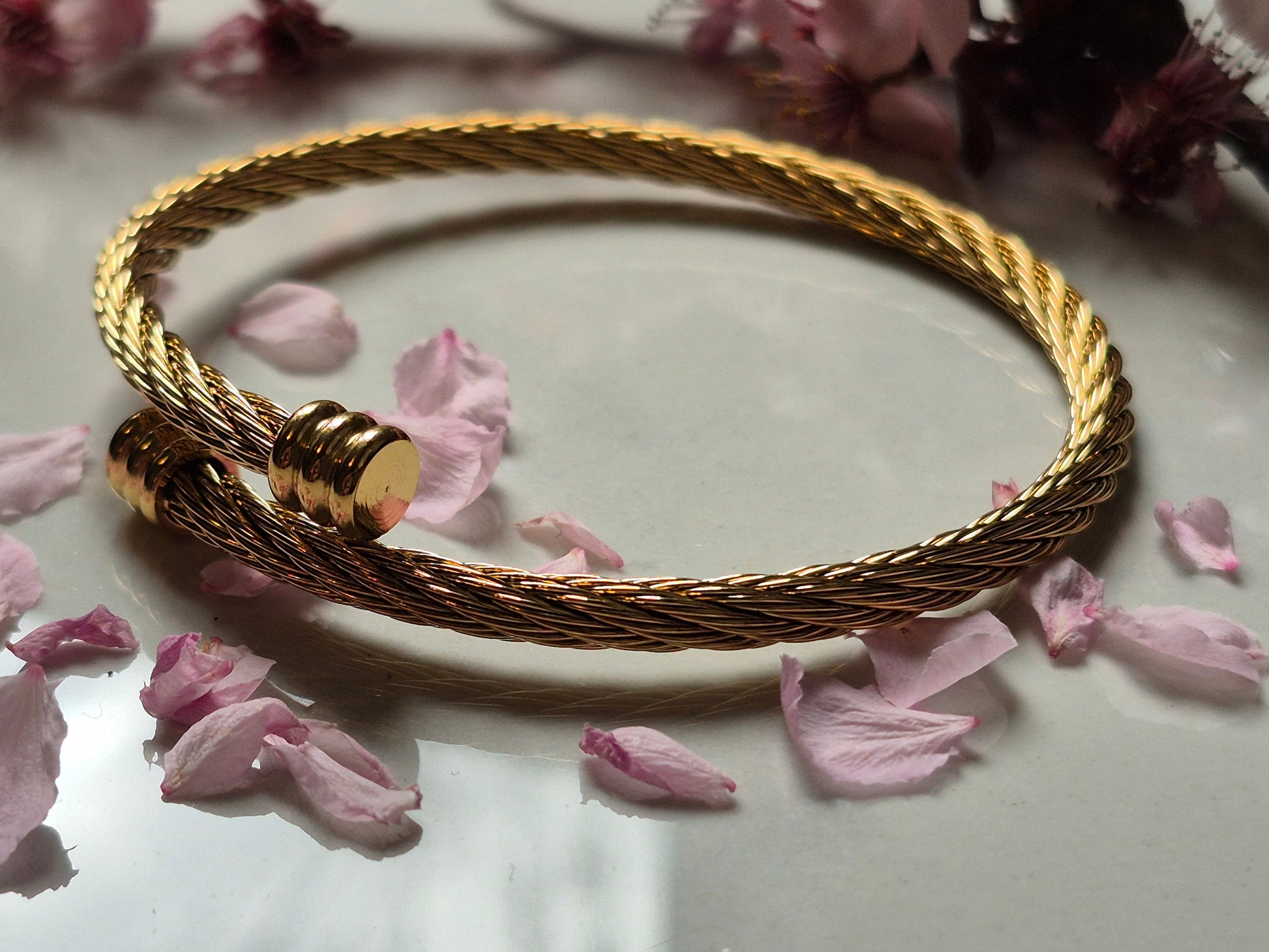Aurelia Twist Cuff