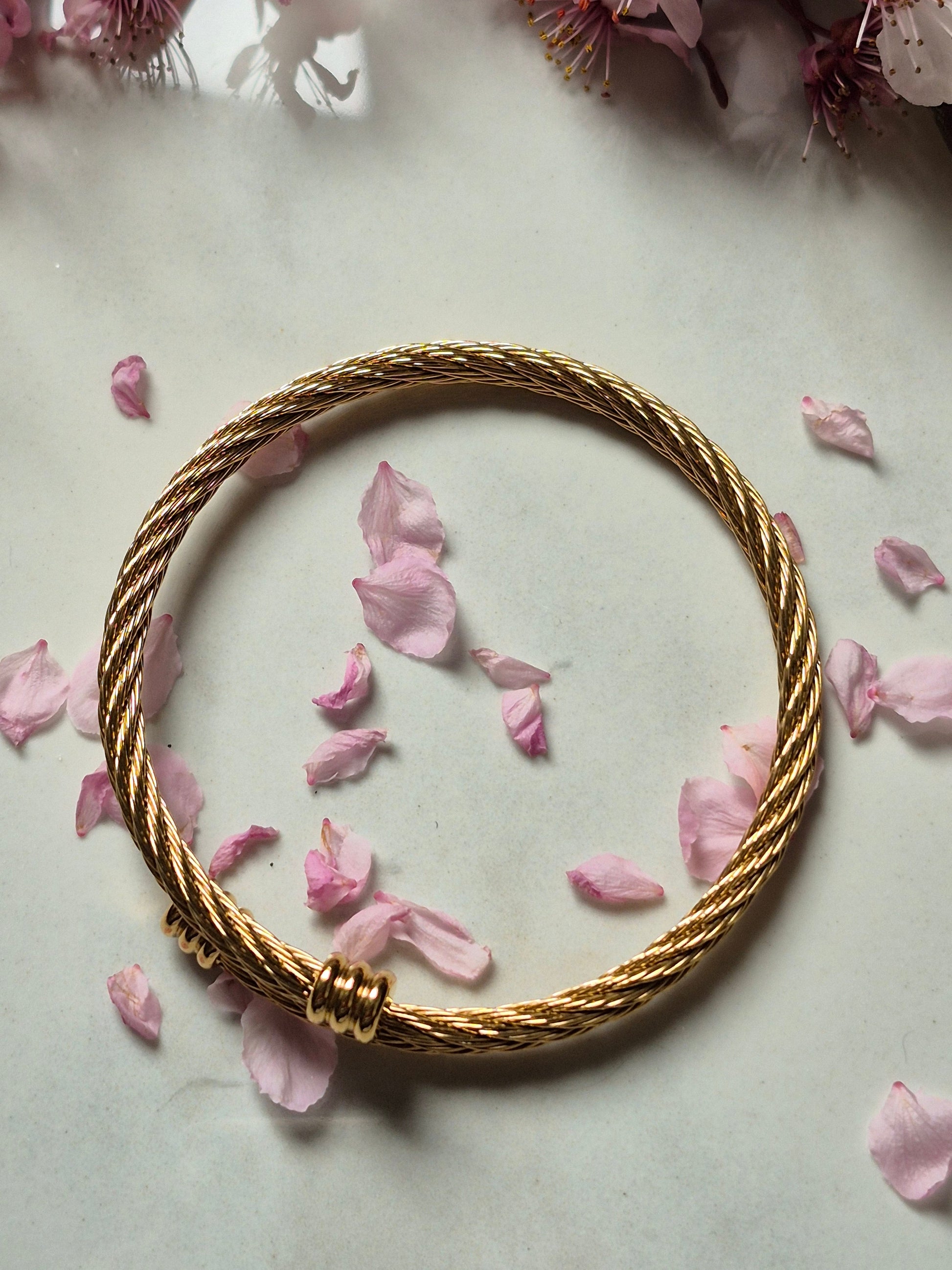 Aurelia Twist Cuff